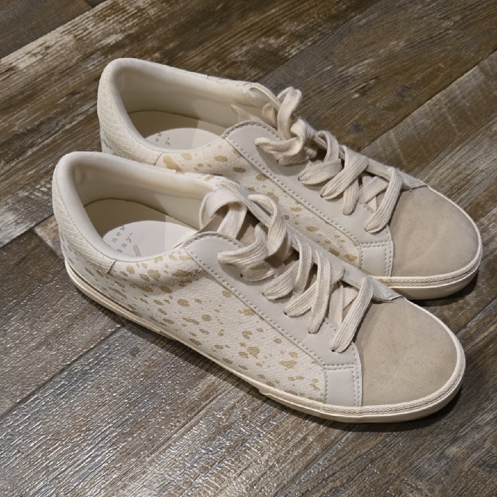 Stylish Cream Sneakers